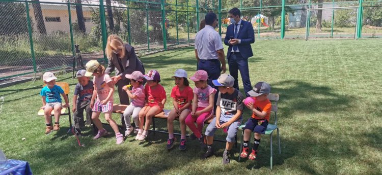 Алматыда ҚХА мүшелері балаларға бағалы сыйлықтар тарту етті