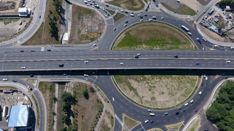 Алматыда үш жолайрықтың құрылысы жалғасуда