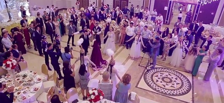 Алматыда коронавирустың «дельта» штамының өсуіне қарамастан банкеттер мен кештер ұйымдастырылуда