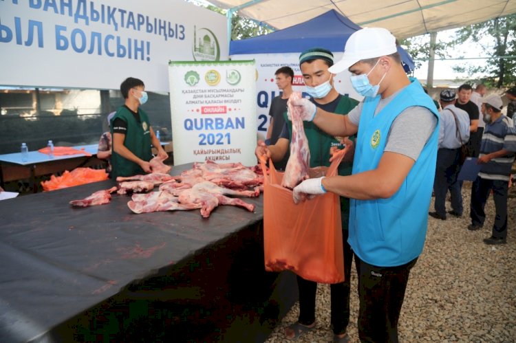 Көмекке мұқтаж 1500 алматылыққа құрбандықтың еті таратылды