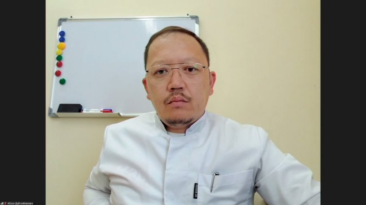 Дәрігер алматылықтарға коронавирусқа қарсы екпені алуға кеңес берді