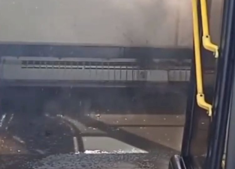 Алматыда  автобустың антифриз түтігі жарылып жолаушы зардап шекті