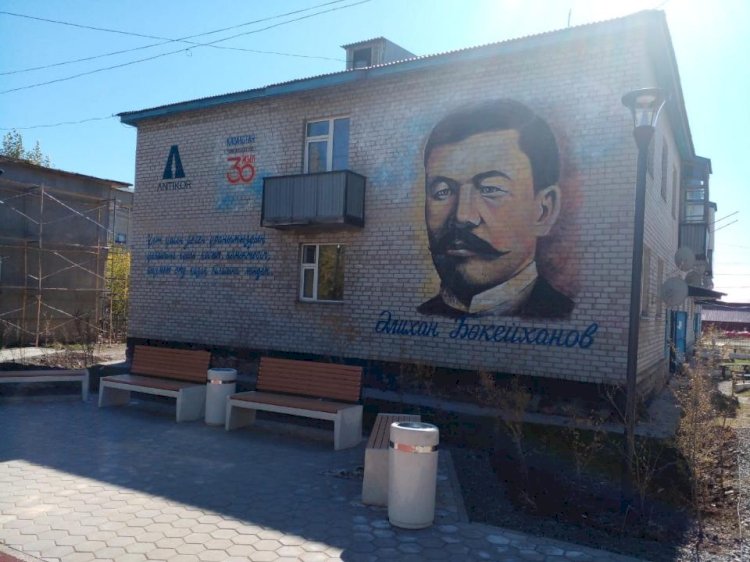 Әлихан Бөкейханов пен Тоқтар Әубәкіровке арнап мурал салынды