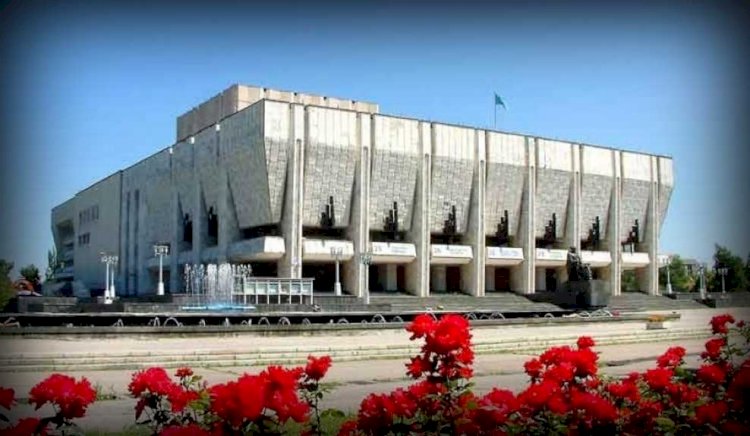 Алматының Әкемтеатры ақмолалық көрерменге өнер көрсетті