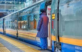 Жолаушы пойыздың тоқтату кранын жұлып алған