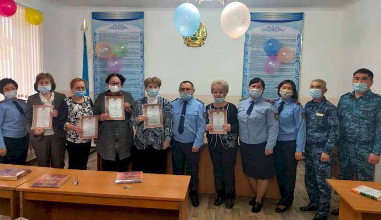 Ұстаз орны қашанда төр