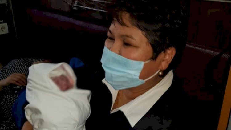 Жүкті әйел пойызда босанып қалды