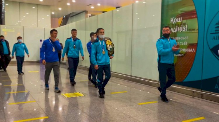 Белградтан оралған отандық боксшыларды жанкүйерлер ерекше қарсы алды