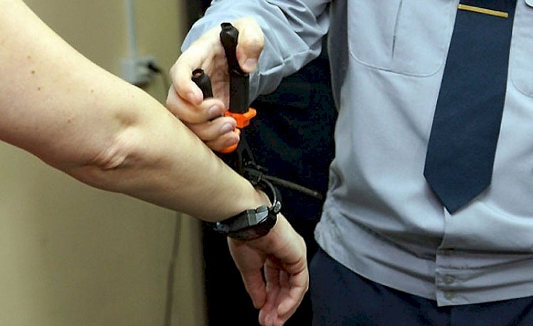 Педофилдерге электрондық білезік тағылады