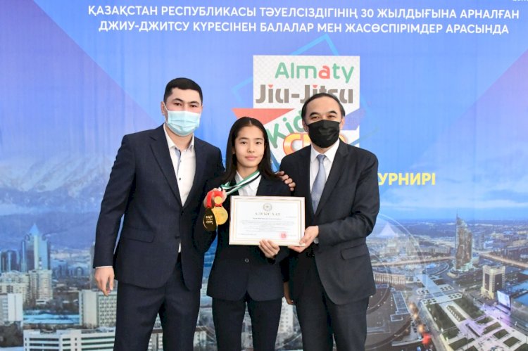 Ержан Бабақұмаров Абу-Дабиде джиу-джитсудан өткен халықаралық турнирдің жеңімпаздарына Мемлекет басшысының құттықтауын оқып берді