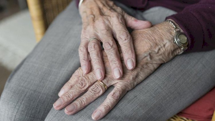 Ғалымдар қартаюдың үш кезеңін анықтады