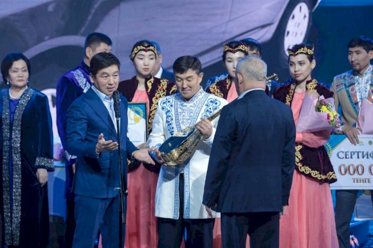 Бекарыс Шойбеков «Алтын домбыра» иегері атанды