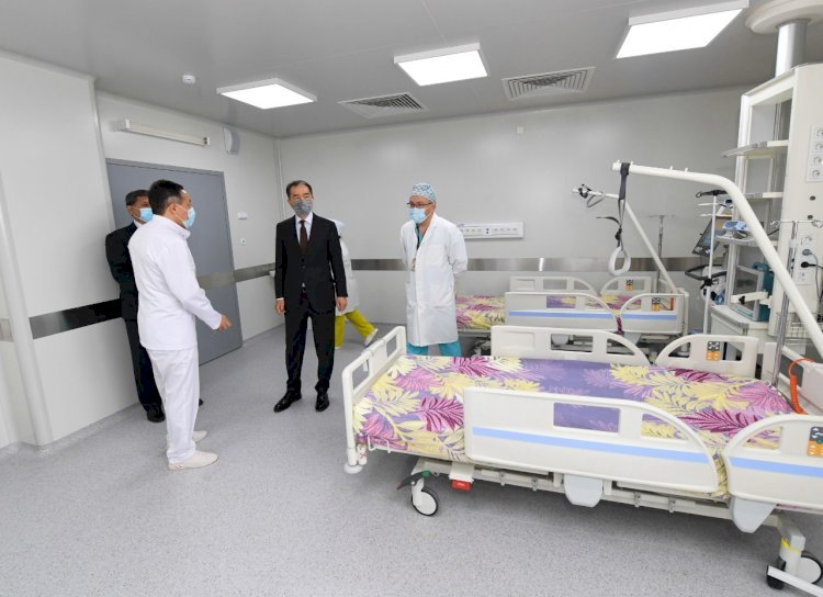 Шаһар басшысы Алматыда  жаңадан ашылған ірі клиниканың қабылдау бөлімін аралап көрді