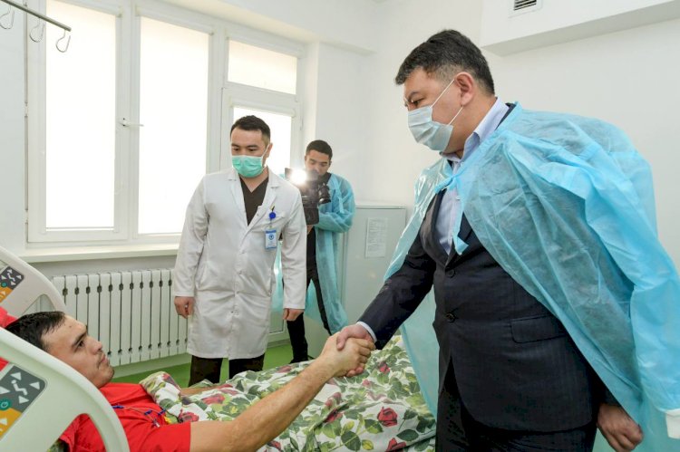 Қанат Бозымбаев зардап шеккен азаматтардың хал-жағдайын сұрады