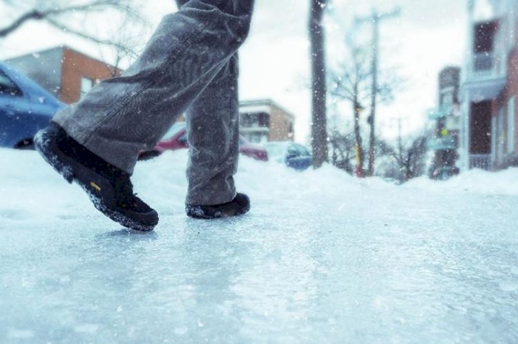 Алматының жаяу жүргіншілері мен автокөлік иелерін жолда абай болуға шақырады