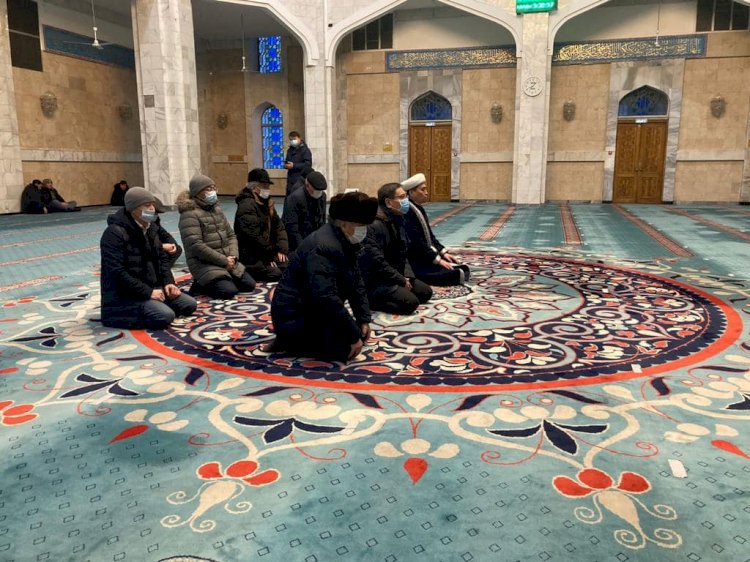 Алматы әкімі Ерболат Досаев қаңтар оқиғасы құрбандарына құран бағыштады