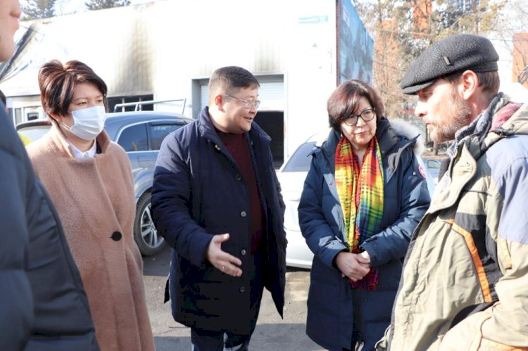 Мәжілісмендер Алматыдағы тәртіпсіздік кезінде зардап шеккен кәсіпкерлермен кездесті