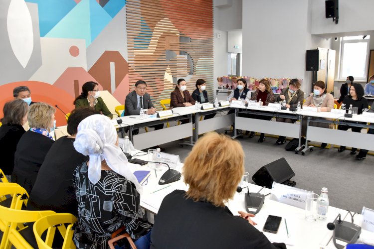 Алматы әкімі Ерболат Досаев көп балалы аналармен кездесті