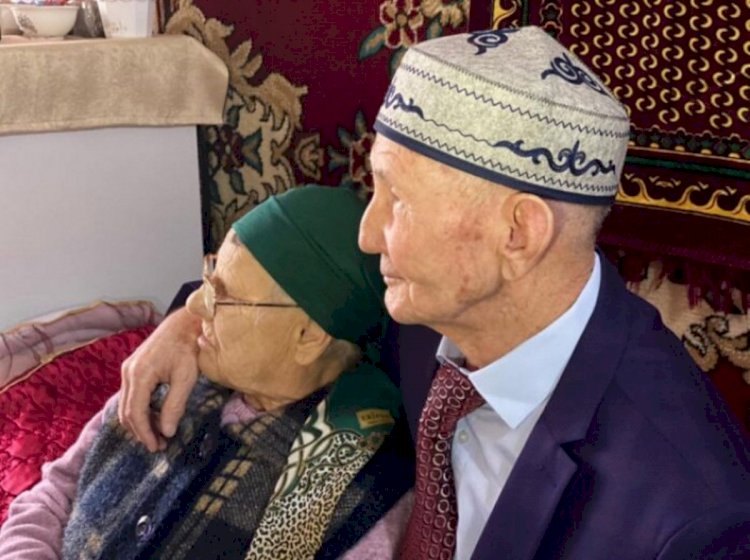 Шымкенттегі қарттар үйінде қариялардың үйлену тойы болды