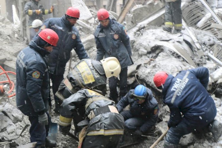 Петропавлдағы апат: Үйінді астында қалған жұмысшы әйелдің денесі табылды