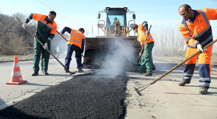 Мамандар жолдарда қауіпсіздікті арттыру шараларын жүргізіп жатыр