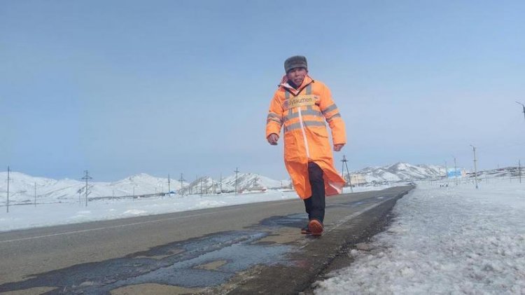 72 жастағы қария еліміздің кең байтақ жерін жаяу жүріп өтпек