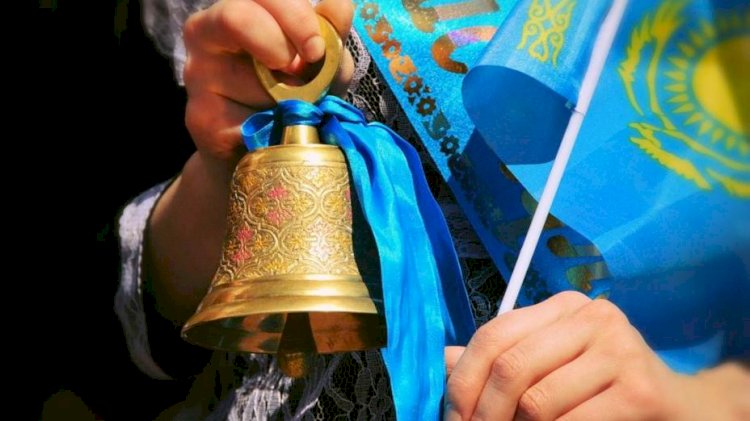 Мектептерде соңғы қоңырау дәстүрлі форматта өтеді