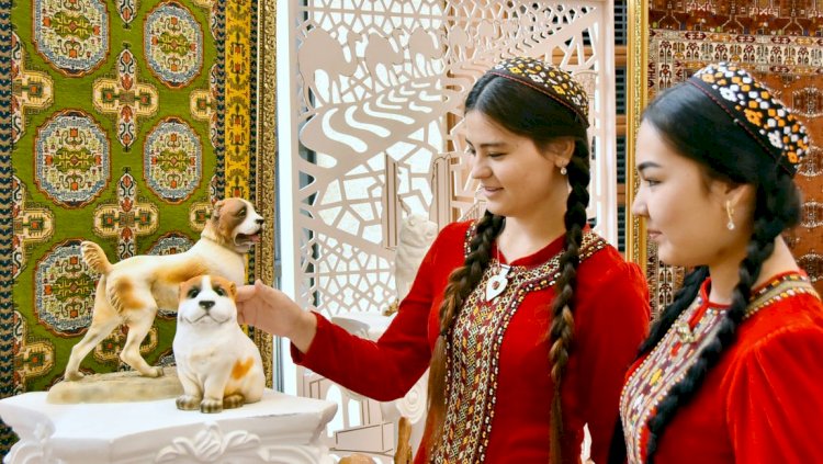 Ресми Ашхабад әйелдердің сыртқы келбетін бақылайды