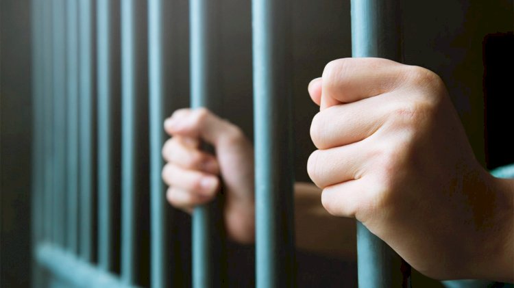 Атырауда адам ұрлау мен зорлауға қатысты қылмысты жасырған полицейлер сотталды