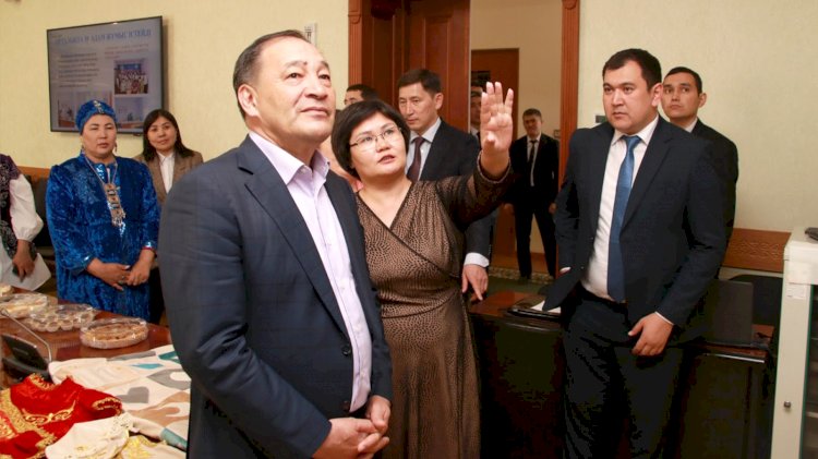 Ералы Тоғжанов көп балалы аналармен кездесті