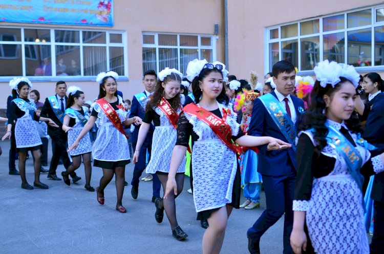 Екі жылдық үзілістен кейін бүгін Соңғы қоңырау дәстүрлі түрде өтеді