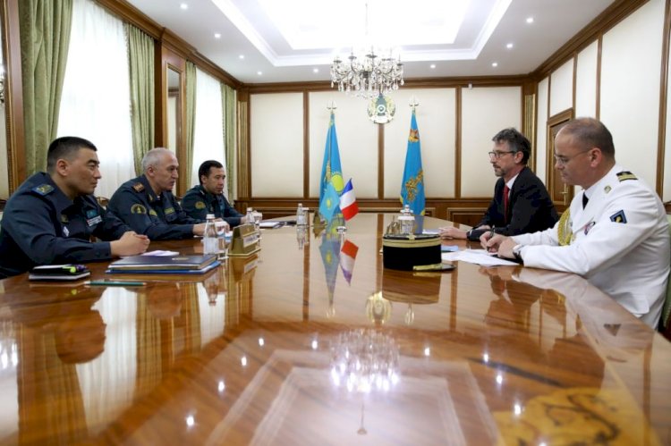 Қорғаныс министрі Францияның Төтенше және өкілетті елшісімен кездесті