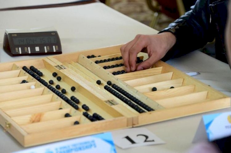Алматыда жасөспірімдер арасында тоғызқұмалақтан ел чемпиондары анықталды