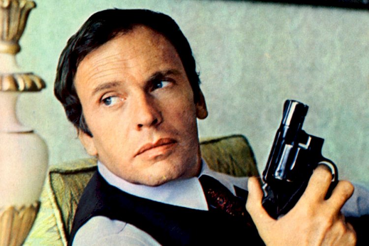 Француз киносының жұлдызы Жан-Луи Трентиньян дүниеден өтті