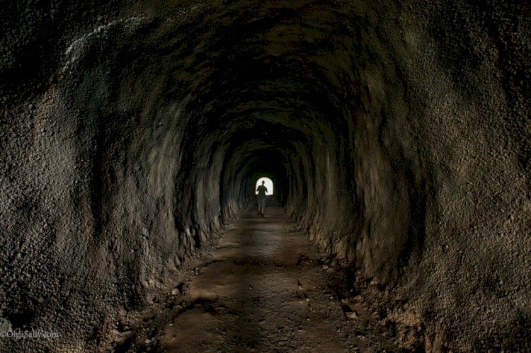 Өзбек-қырғыз шекарасында жер астынан қазылған тоннельдер табылды