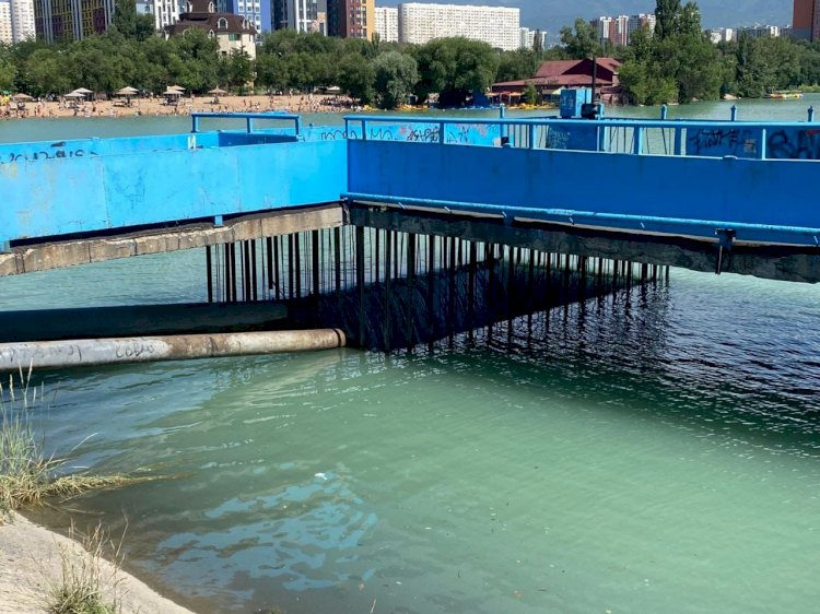 Сайран су қоймасынан су жіберілуде