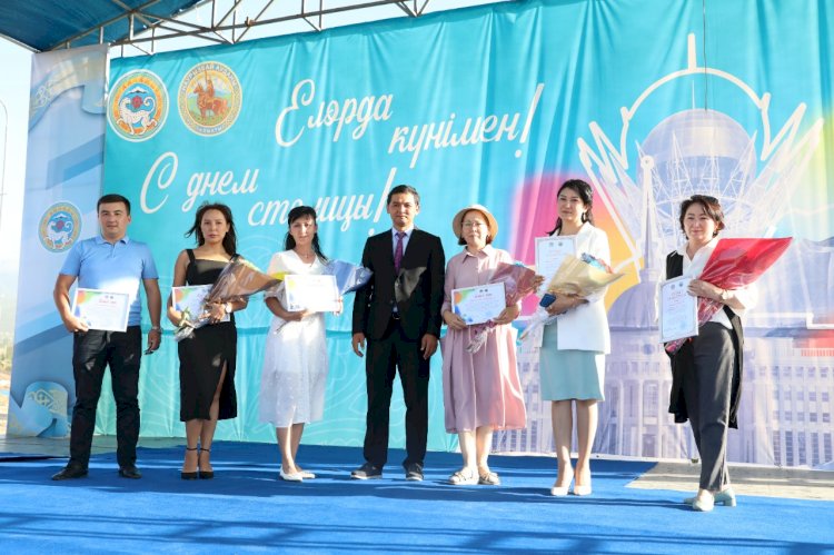 100 жас суретшілерінің туындылары қала жұртшылығына ұсынылды