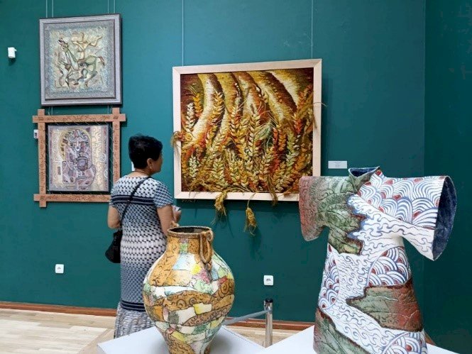 Өнерде де өмір бар