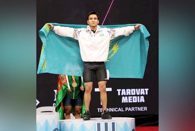 Қазақстандық ауыр атлет - Азия чемпионатының жүлдегері
