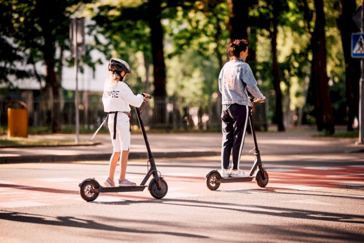 Қазақстанда жасөспірімдердің электросамокатпен жүруіне тыйым салынады