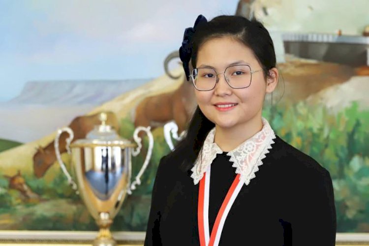 Мемлекет басшысы Бибісара Асаубаеваны құттықтады