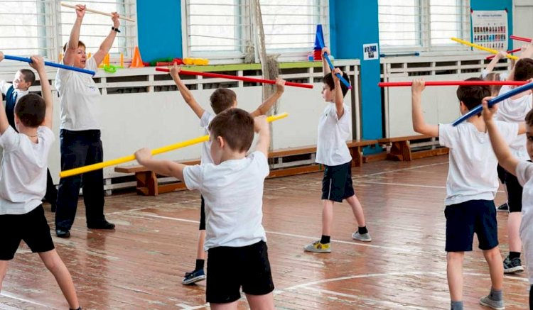 Дене шынықтыру сабағын шағын топтарға бөлмеу себебі қандай