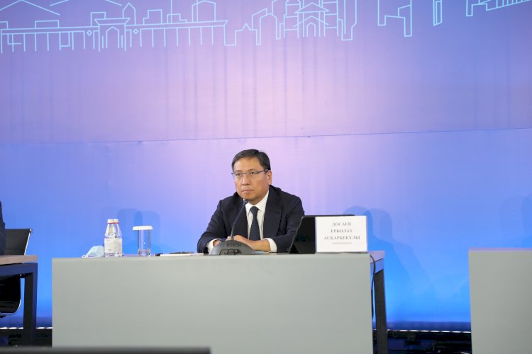 Алматы әкімі Алмалы ауданының тұрғындарымен кездесті