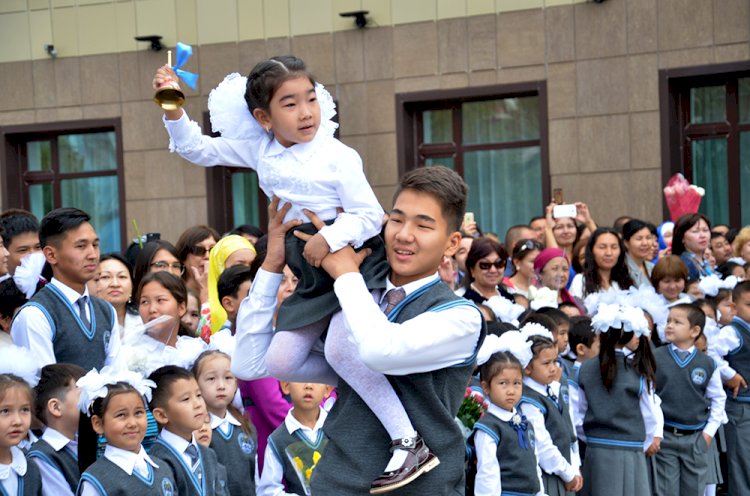 1 қыркүйекте еліміздің барлық мектептерінде алғашқы қоңырау соғылады