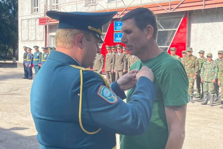 Қапшағайда үш қызды құтқарған азамат марапатталды