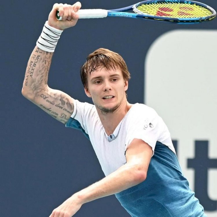 Александр Бублик Франциядағы турнирдің жартылай финалына шықты