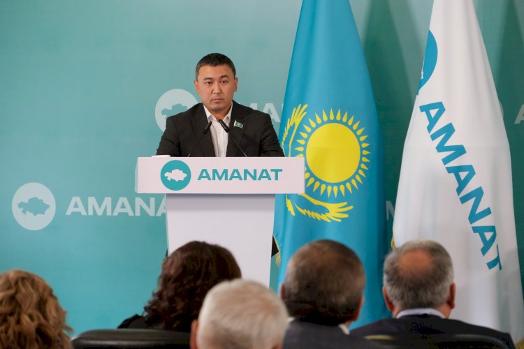 Алматылық "аманаттықтар" партияның жаңа саяси тұғырнамасының жобасын қолдады