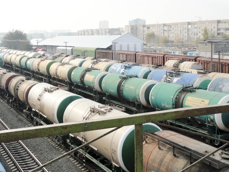 Тоқаев көрші елдерді Қазақстан-Түрікменстан-Иран теміржолы әлеуетін пайдалануға шақырды