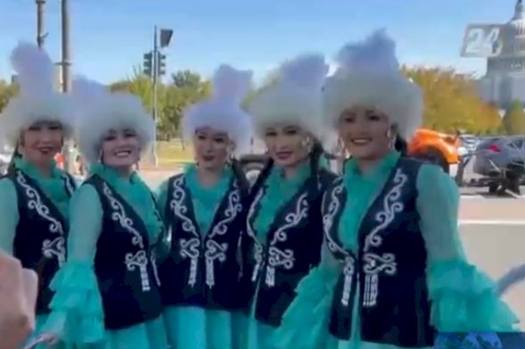 «Гүлдер» би тобы қазақ өнерін шетелде насихаттап жүр