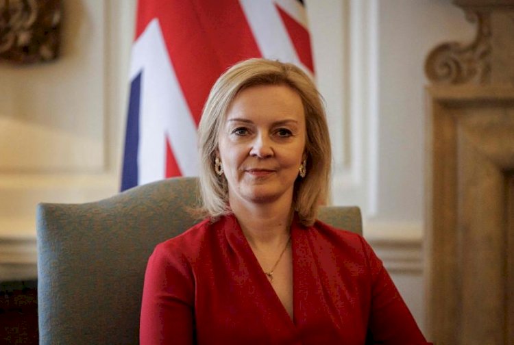 Лиз Трасс Британия премьер-министрі қызметінен кететінін мәлімдеді